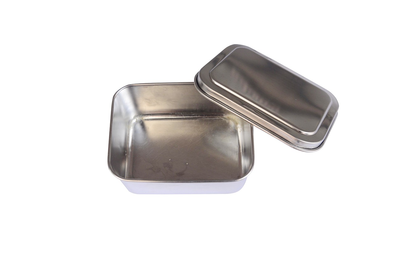 are stainless steel litter boxes better